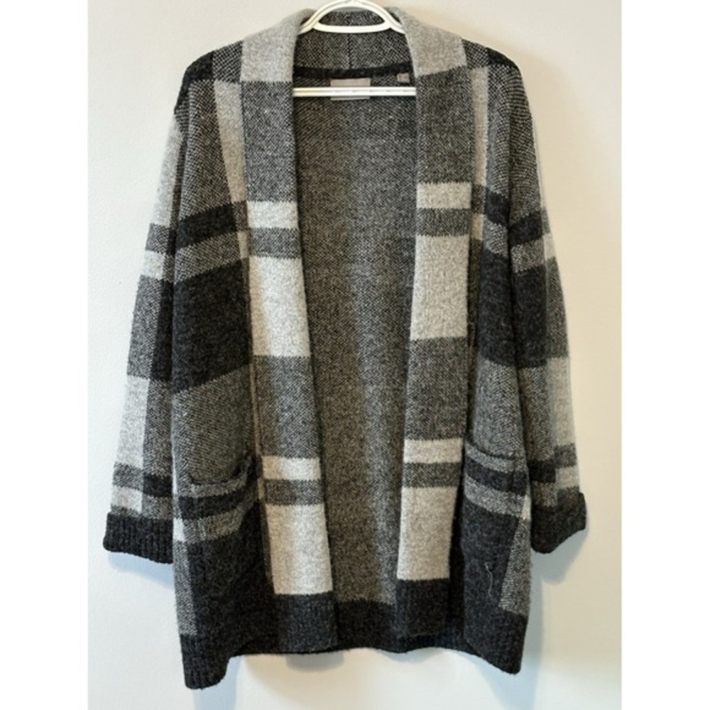 CYRUS Plaid Open Front Cardigan‎ Sweater Women Size Medium Black Gray Cozy